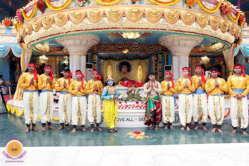 Sri Krishna Janmashtami Celebrations 2014 at Prasanthi Nilayam Updates