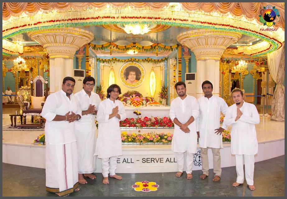 Prasanthi News: Sri Sathya Sai Aradhana Mahotsavam - MahaSamadhi Day of Bhagawan Sri Sathya Sai Baba 