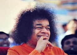 The-rainbow-hues-of-Swamis-laughter-Sathya-Sai-Baba-Smile-sri-sathya-sai-baba-student