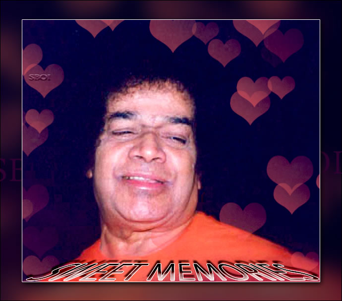 SWEET-MEMORIES-SATHYA-SAI-BABA-LOOKING