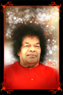 sri-sathya-sai-baba-beautiful-smile-maroon-robe