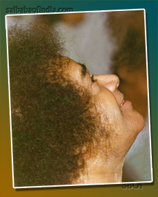 sri-sathya-sai-baba-looking-up