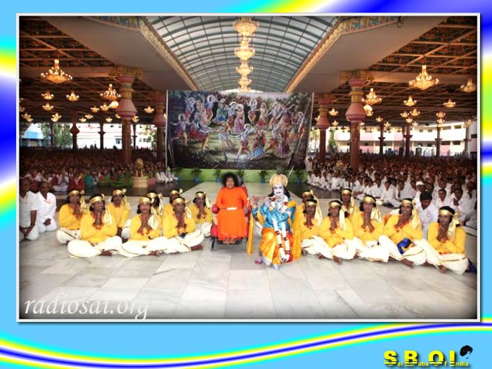 http://www.saibabaofindia.com/devotees_from_nilgiri_music_program_for_sai_baba.htm