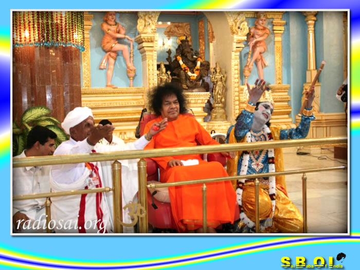 http://www.saibabaofindia.com/devotees_from_nilgiri_music_program_for_sai_baba.htm